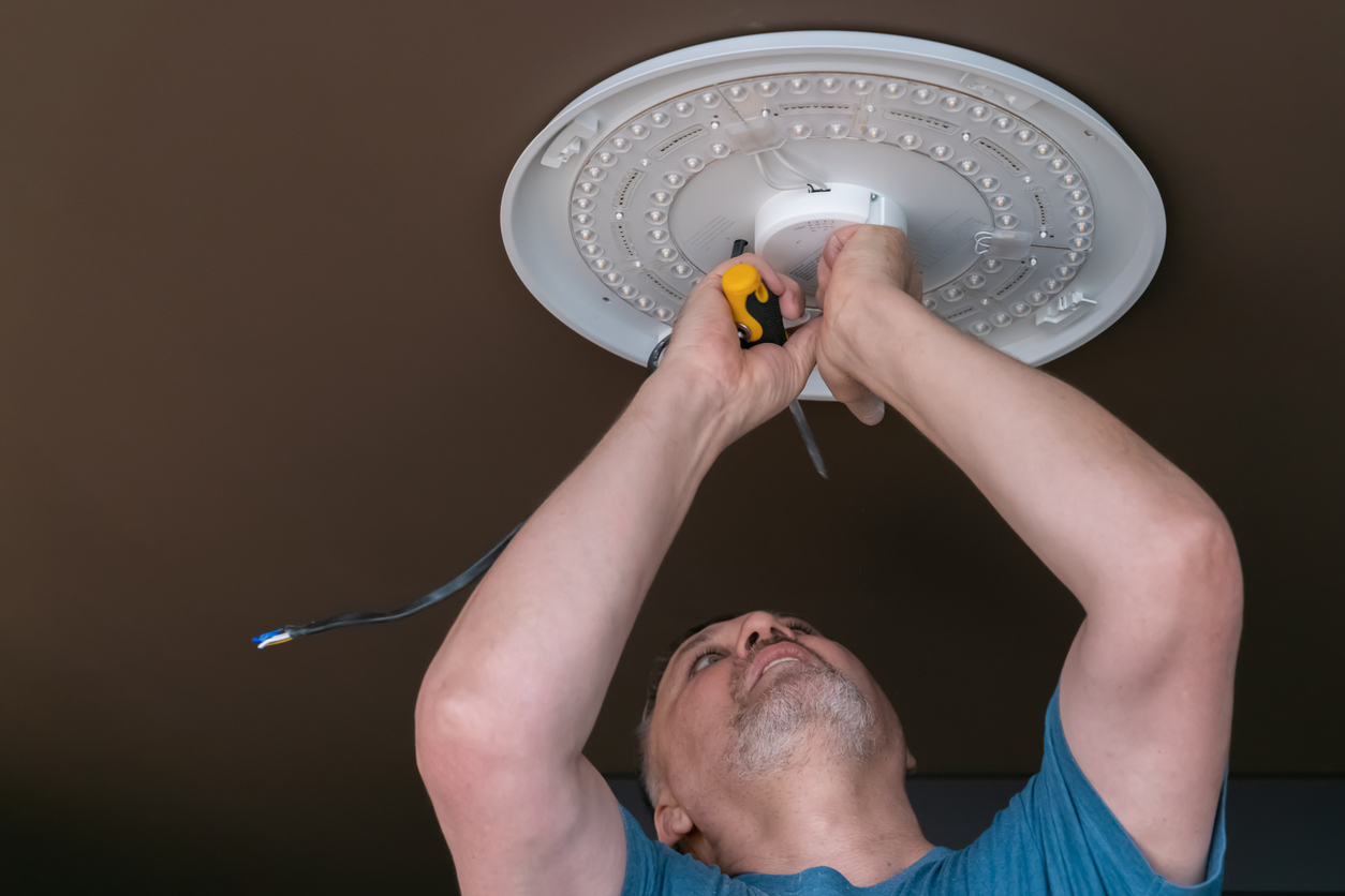 Can you change a light fixture without turning off the breaker? While some may be tempted to avoid the inconvenience of shutting off power, doing so could come with significant safety risks. In this blog, we’ll explore why it’s essential to follow safety procedures, the risks of skipping them, and how a professional can help ensure the job is done safely.